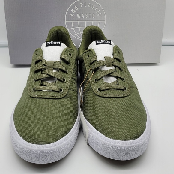 NEW Adidas Vulc Raid - Picture 3 of 9